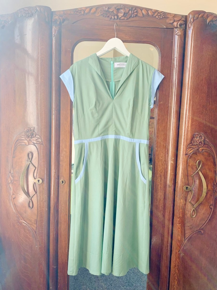 SAMPLE Cambridge Dress green blue 12