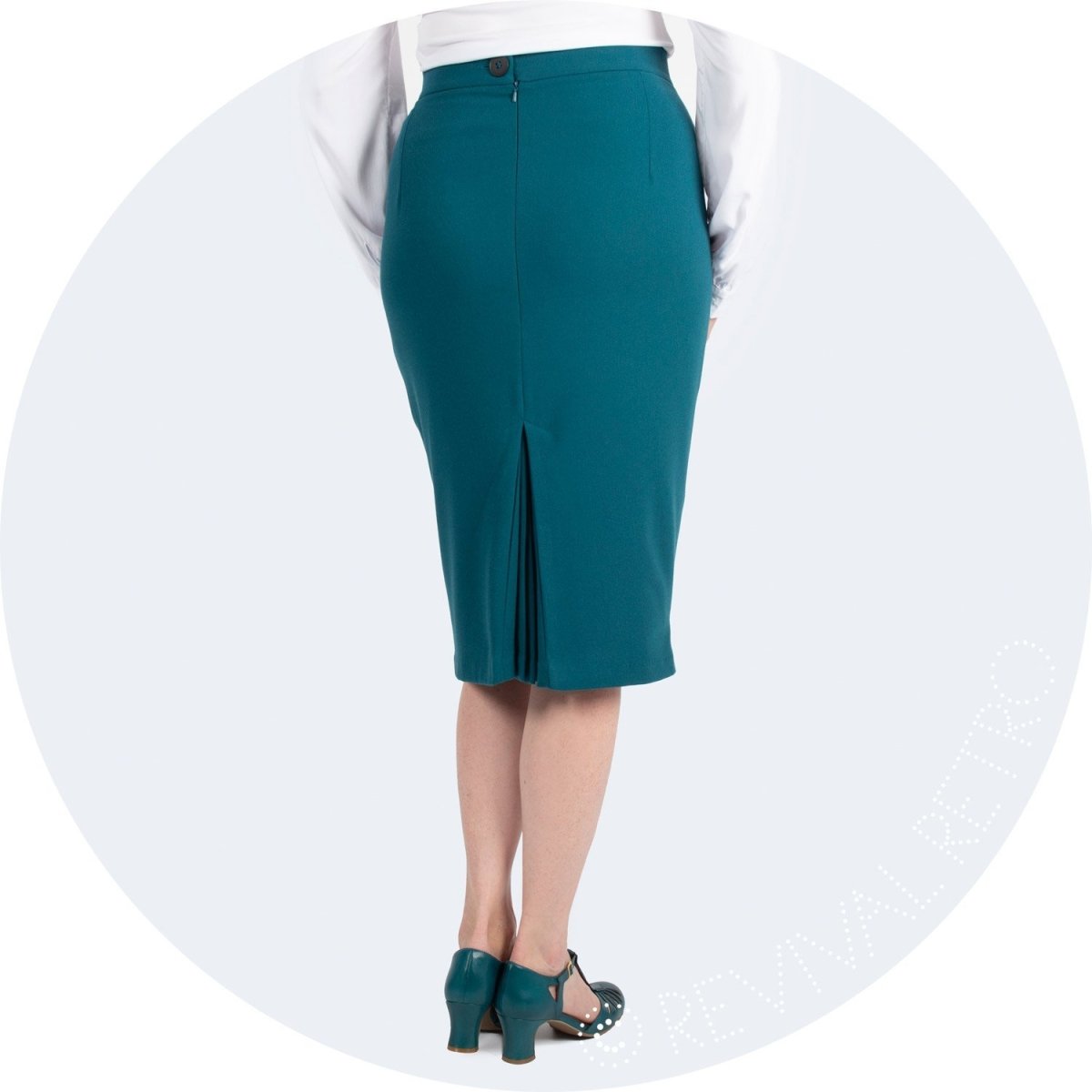 pencil skirt for curves