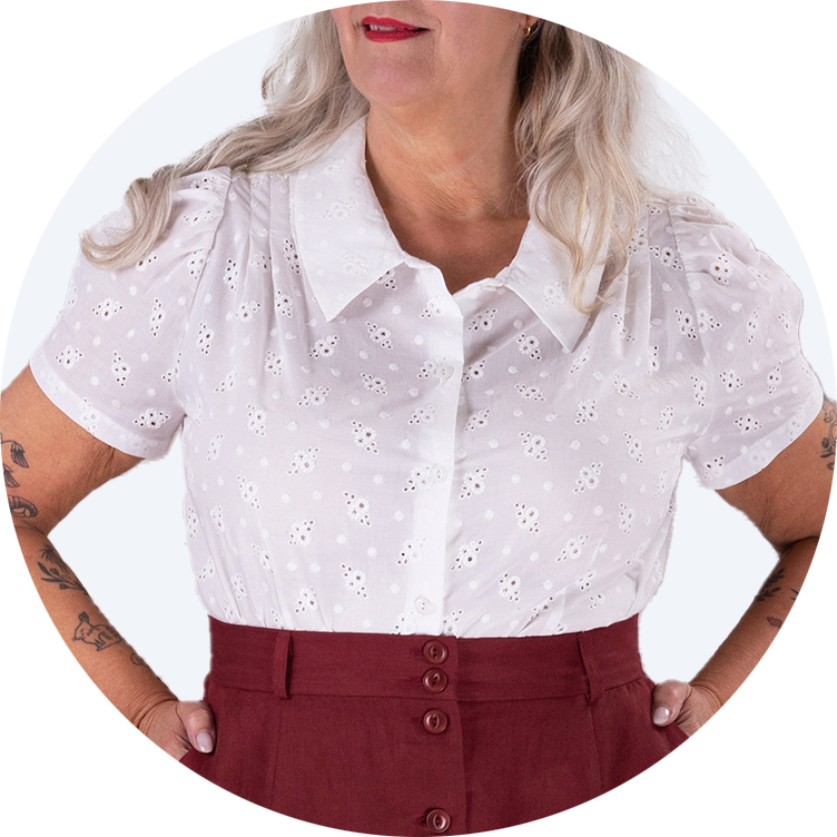 The Favourite Blouse by Emmy Design Sweden Broderie Anglaise front